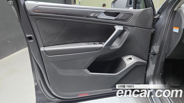 Volkswagen Tiguan 2020 — photo 14