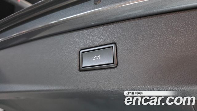 Volkswagen Tiguan 2020 — photo 31