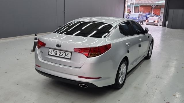 Kia K5 2011 — photo 2