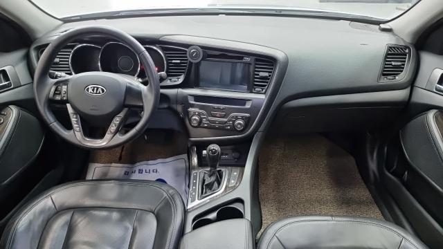 Kia K5 2011 — photo 7