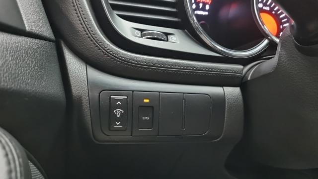 Kia K5 2011 — photo 14