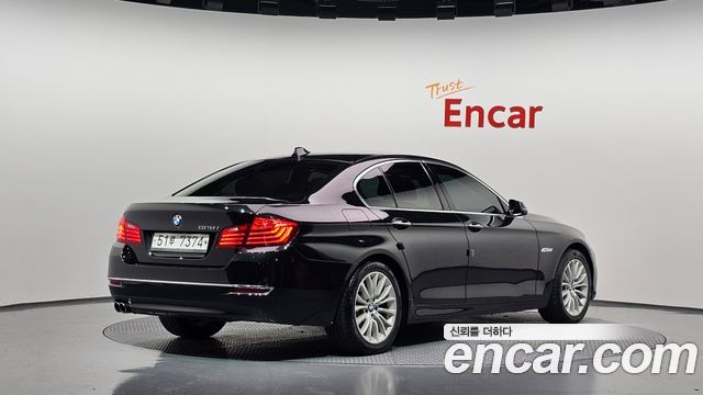 BMW 5-Series 2016 — photo 2