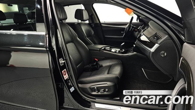 BMW 5-Series 2016 — photo 11