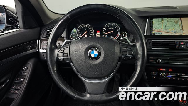 BMW 5-Series 2016 — photo 13