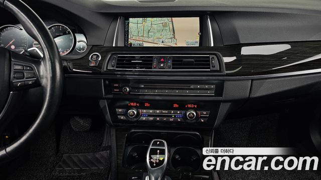 BMW 5-Series 2016 — photo 14