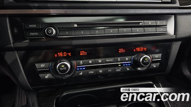 BMW 5-Series 2016 — photo 18