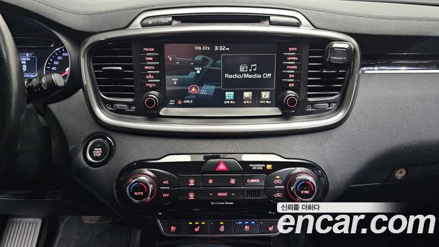 Kia Sorento 2016 — photo 14