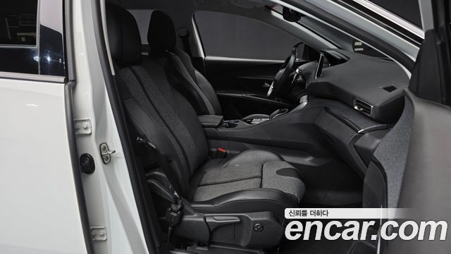 Peugeot 5008 2018 — photo 11
