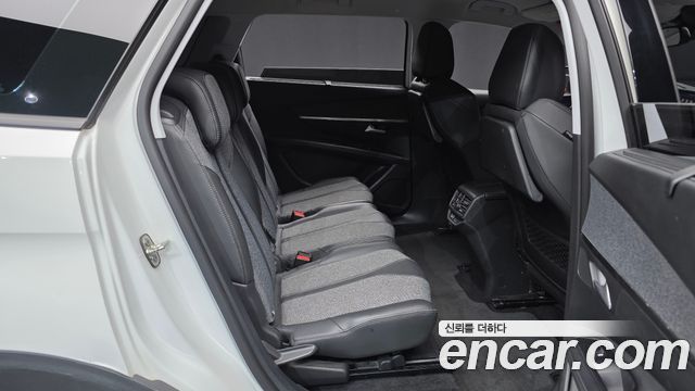 Peugeot 5008 2018 — photo 12