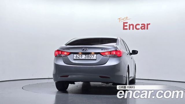 Hyundai AVANTE 2011 — photo 4