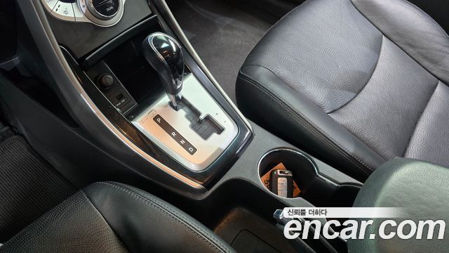 Hyundai AVANTE 2011 — photo 9