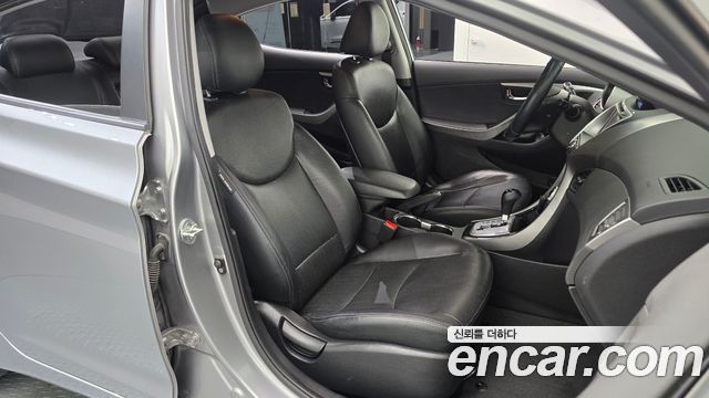 Hyundai AVANTE 2011 — photo 12
