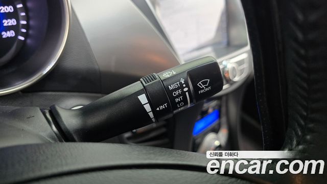 Hyundai AVANTE 2011 — photo 17