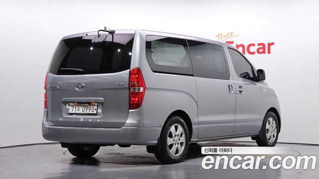 Hyundai Starex 2019 — photo 2