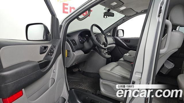 Hyundai Starex 2019 — photo 13