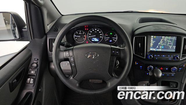 Hyundai Starex 2019 — photo 18