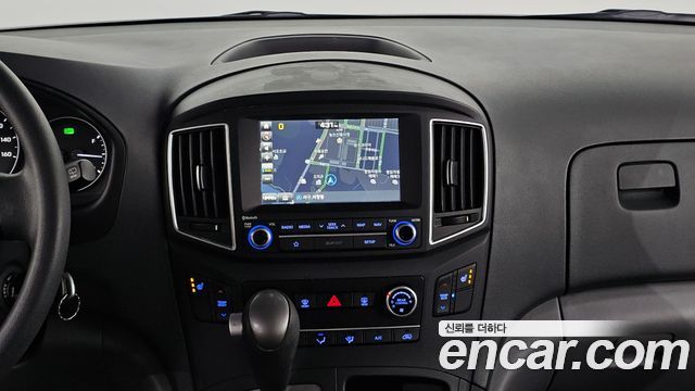 Hyundai Starex 2019 — photo 19