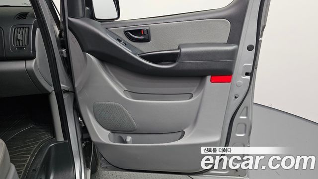 Hyundai Starex 2019 — photo 14