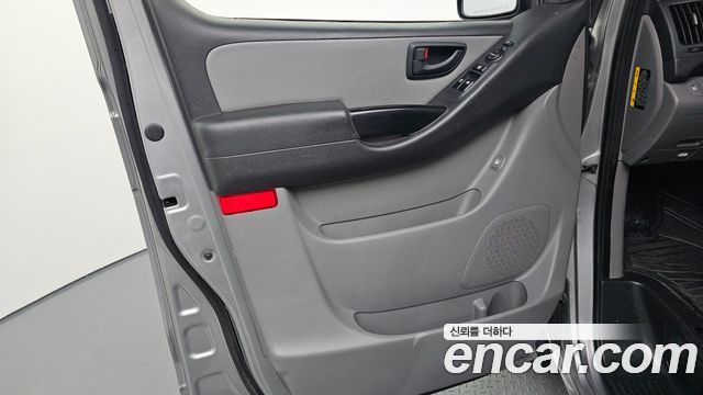Hyundai Starex 2019 — photo 15