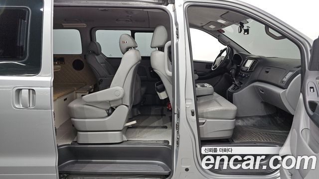 Hyundai Starex 2019 — photo 16