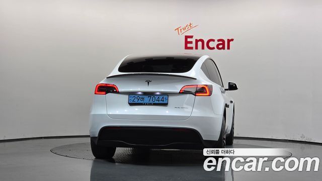 Tesla Model Y 2024 — photo 4