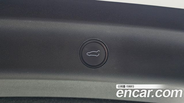Tesla Model Y 2024 — photo 22