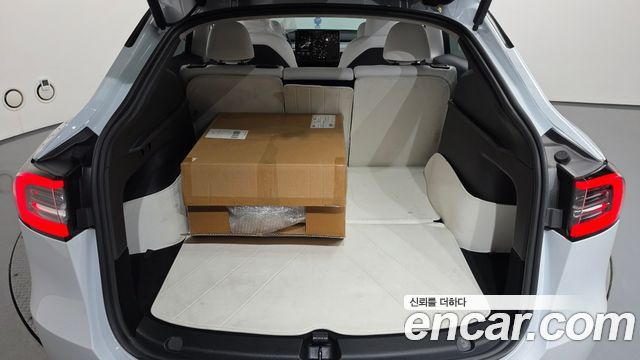 Tesla Model Y 2024 — photo 23