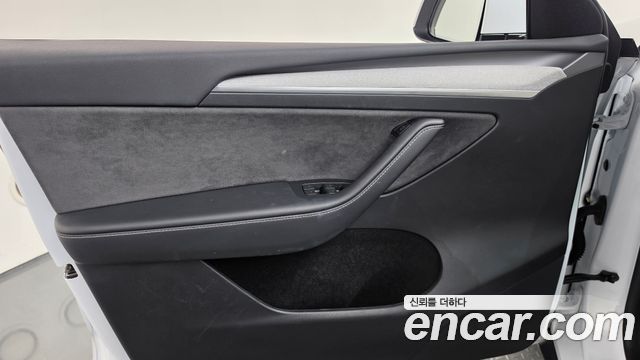 Tesla Model Y 2024 — photo 14
