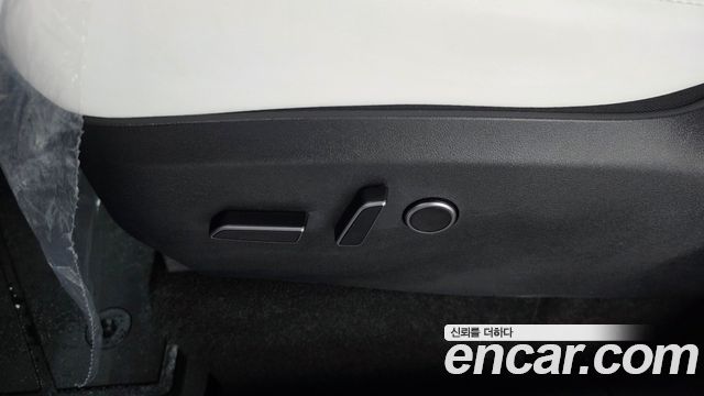 Tesla Model Y 2024 — photo 32