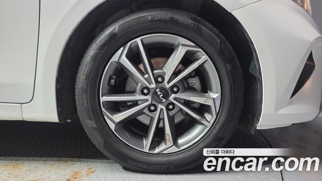 Kia K3 2023 — photo 5