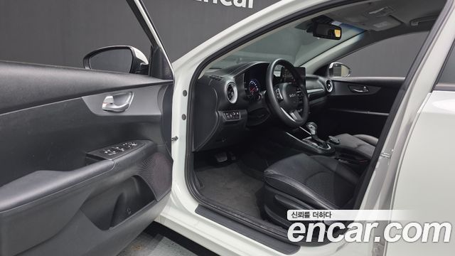Kia K3 2023 — photo 13