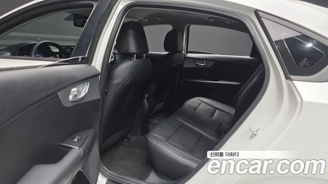 Kia K3 2023 — photo 23