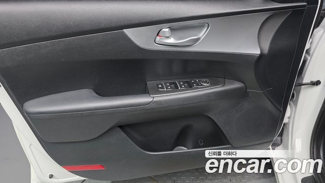 Kia K3 2023 — photo 14