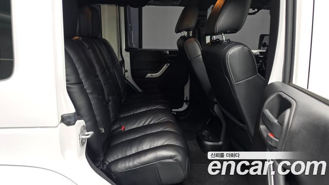 Jeep Wrangler 2012 — photo 11