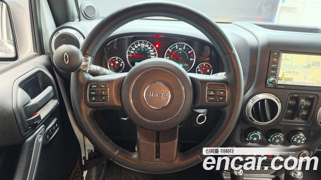 Jeep Wrangler 2012 — photo 12