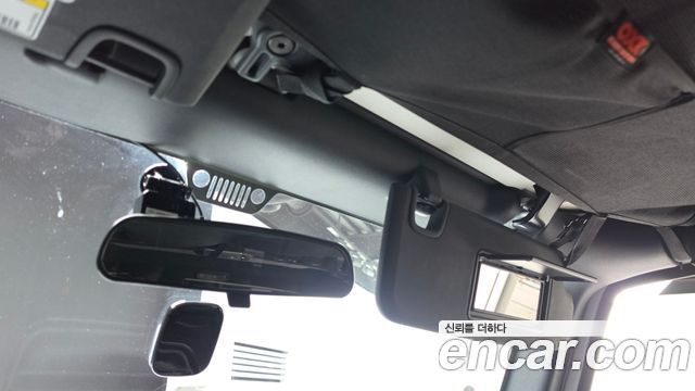 Jeep Wrangler 2012 — photo 19