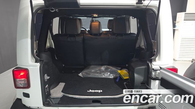 Jeep Wrangler 2012 — photo 20