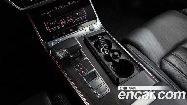Audi A7 2020 — photo 12