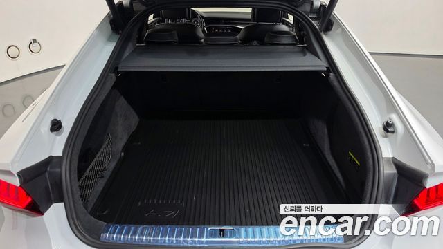 Audi A7 2020 — photo 23