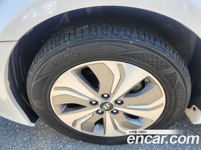 Hyundai Sonata 2015 — photo 17
