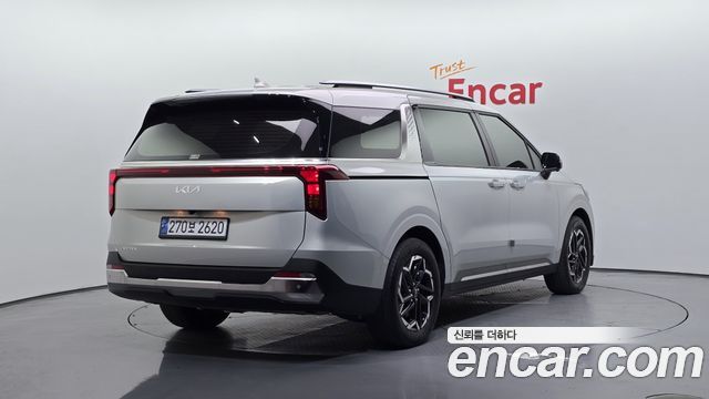 Kia Canival 2025 — photo 2