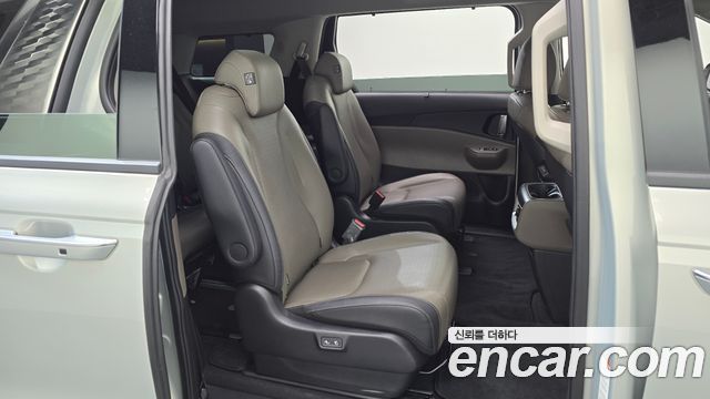 Kia Canival 2025 — photo 17
