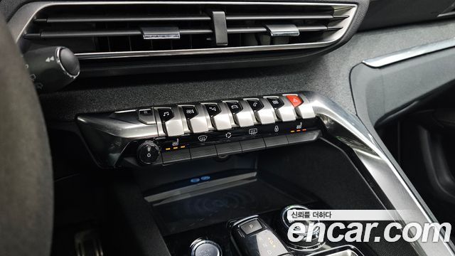 Peugeot 3008 2018 — photo 17