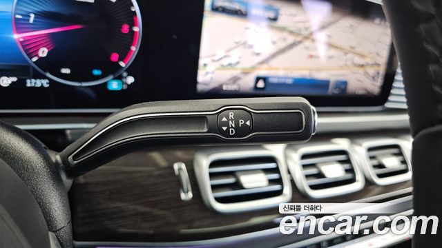 Mercedes-Benz GLE-Class 2026 — photo 12