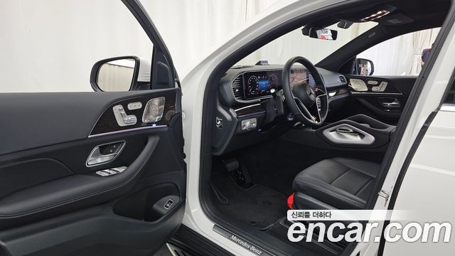 Mercedes-Benz GLE-Class 2026 — photo 13
