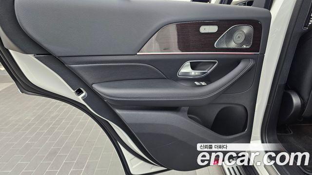 Mercedes-Benz GLE-Class 2026 — photo 15