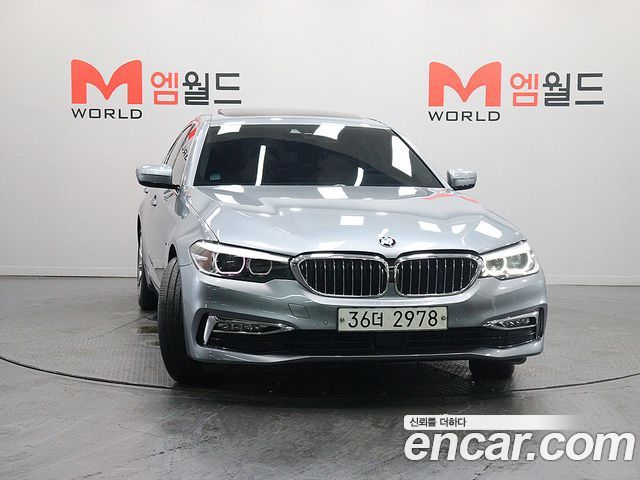BMW 5-Series 2018 — photo 2