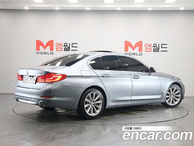 BMW 5-Series 2018 — photo 3