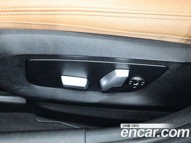 BMW 5-Series 2018 — photo 12