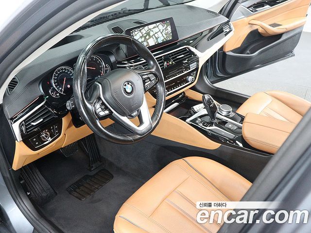 BMW 5-Series 2018 — photo 16